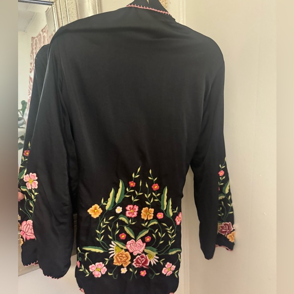 Chasing Unicorns silk smoking jacket. Size L. Worn twice. GORGEOUS! - Picture 6 of 9